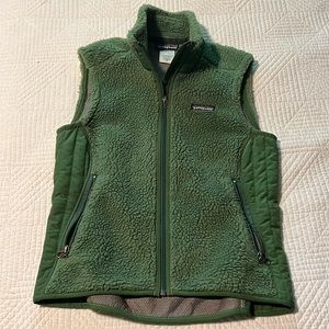 Patagonia Women’s Retro Pile Fleece Vest, Size Small, Green